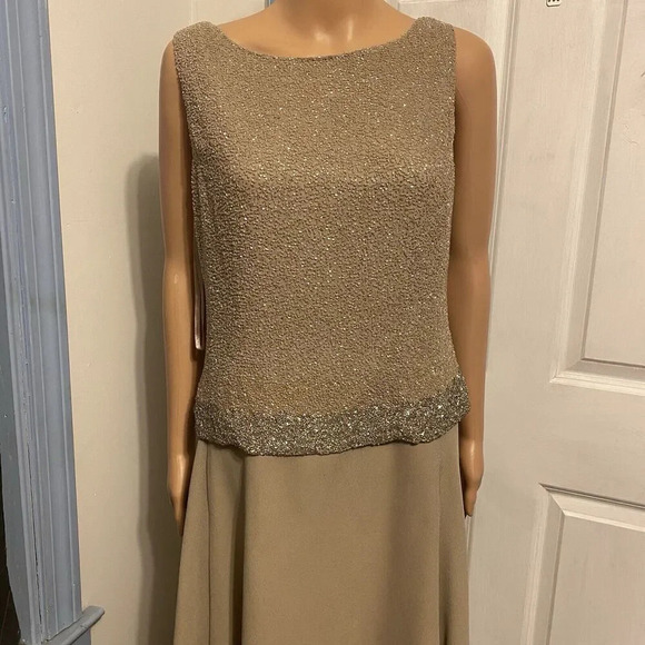 J Kara Women Size 10 Maxi Dress Sequins Embroidery Formal Evening Wedding Party - Picture 7 of 11